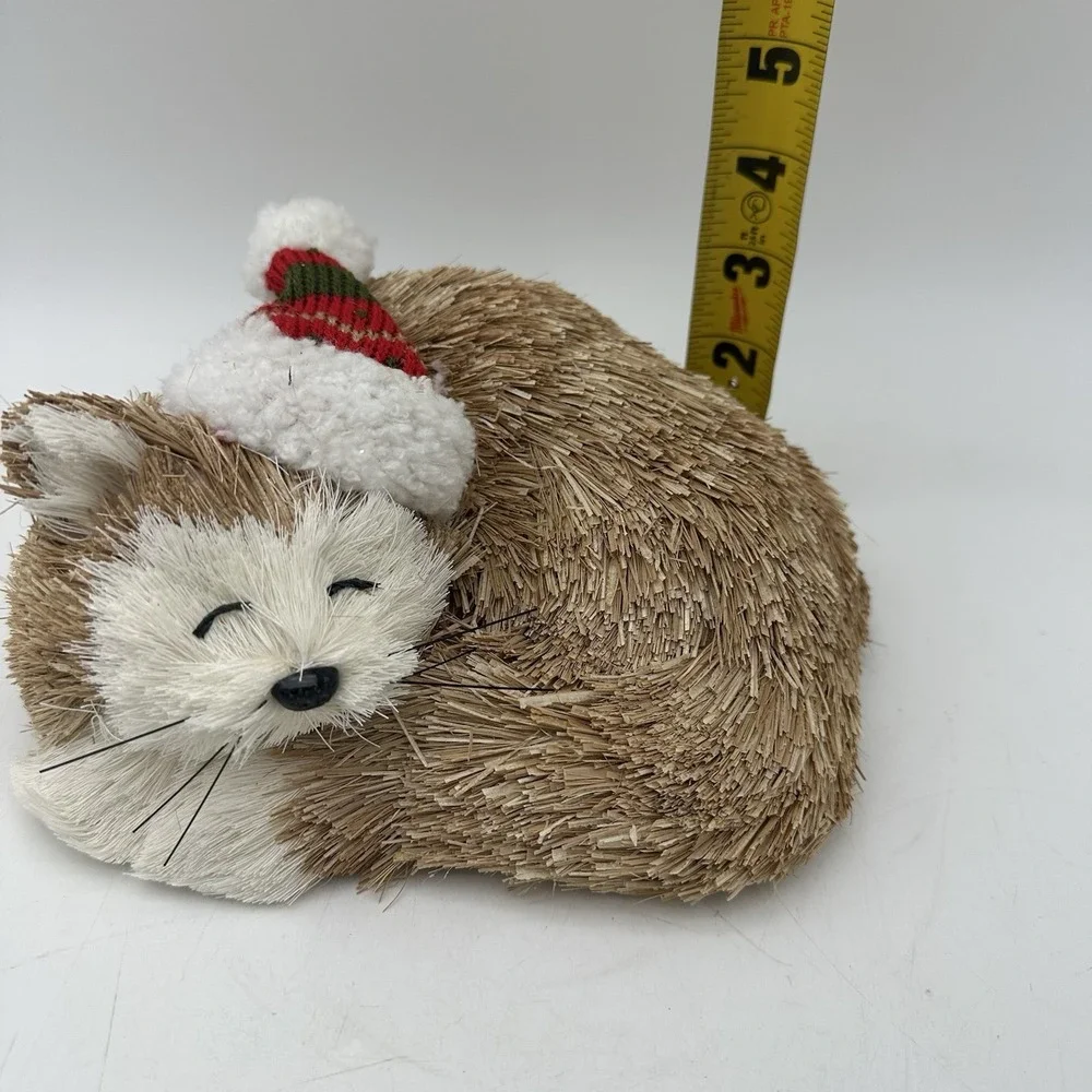 Pier 1 Cat Figurine Decoration Cat Wearing A Hat Winter Woodland 7